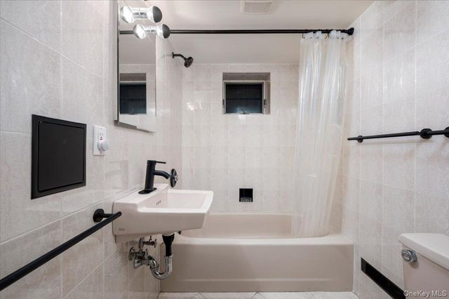 1325 Stoneybrook Avenue, Mamaroneck, NY 10543