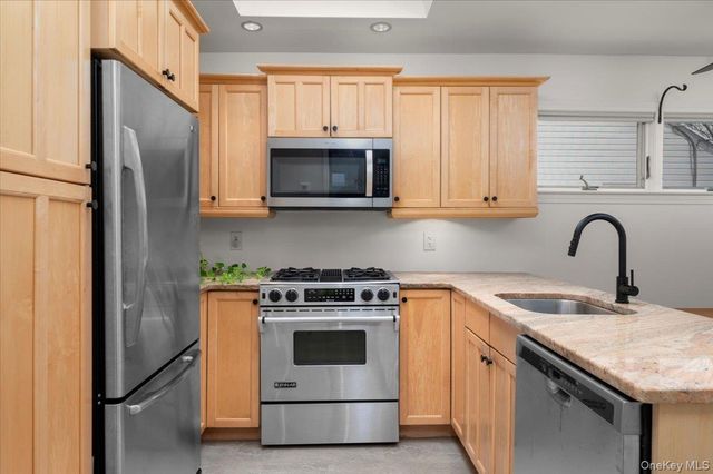 1325 Stoneybrook Avenue, Mamaroneck, NY 10543