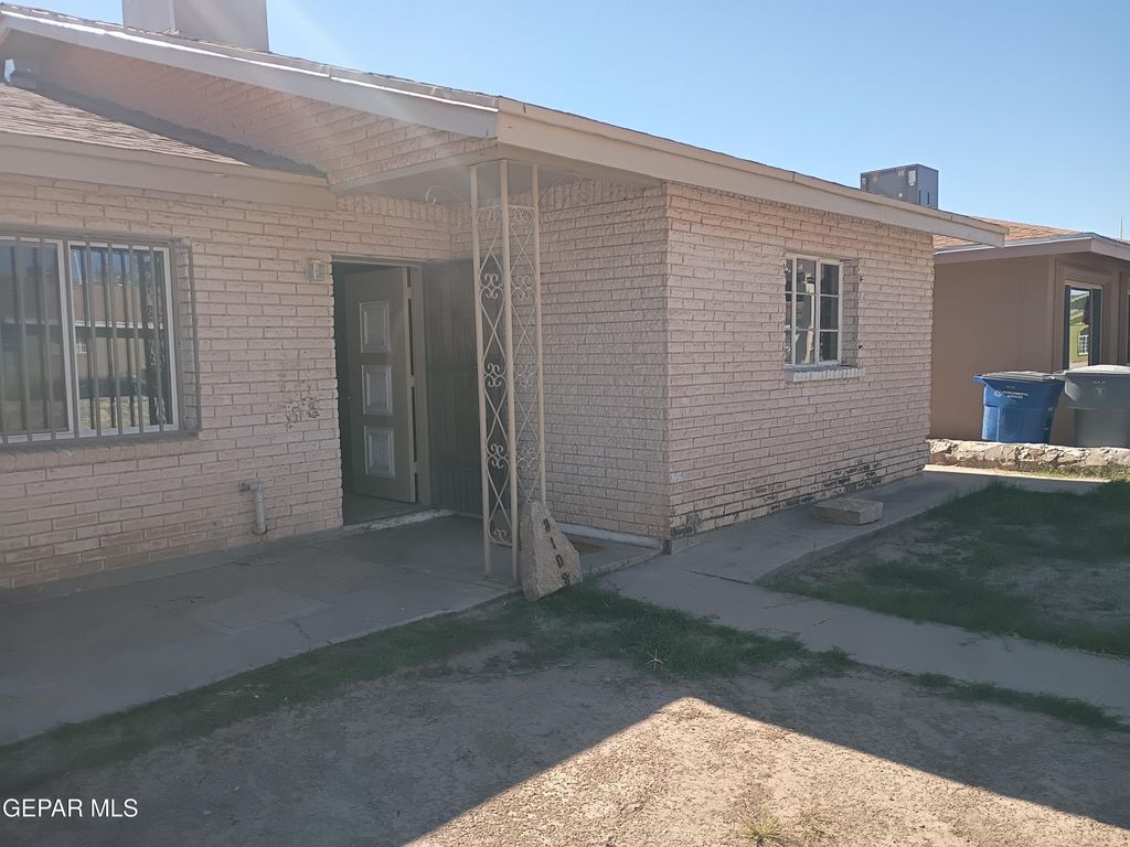 8108 LA PALOMA Circle, El Paso, TX 79907