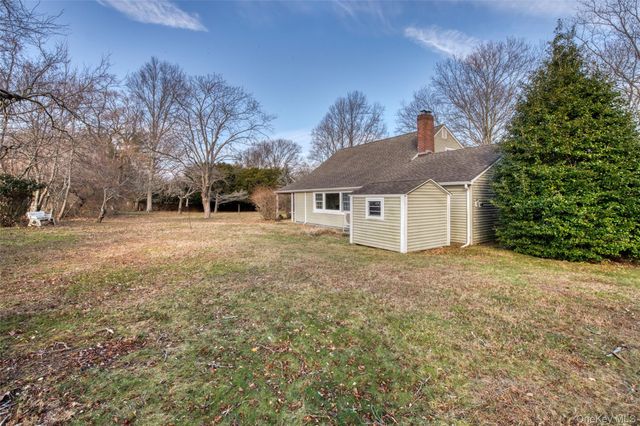 65 Greenway W, Orient, NY 11957