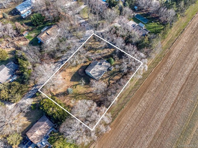 65 Greenway W, Orient, NY 11957