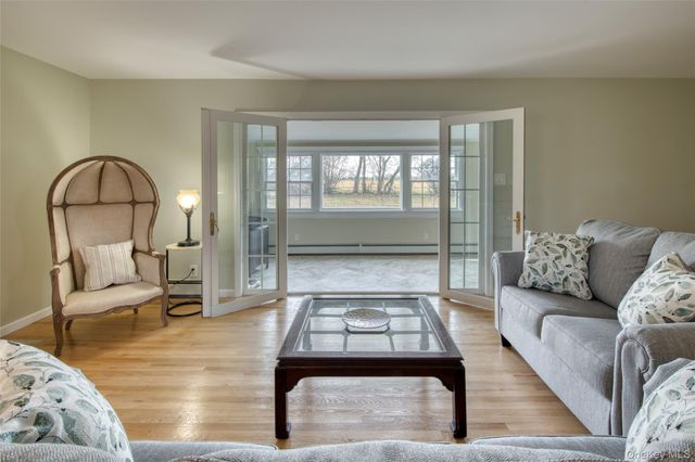 65 Greenway W, Orient, NY 11957