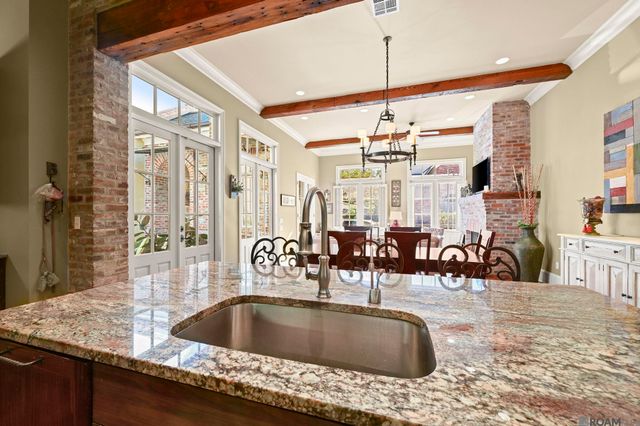 2207 Perkins Ln, Baton Rouge, LA 70808