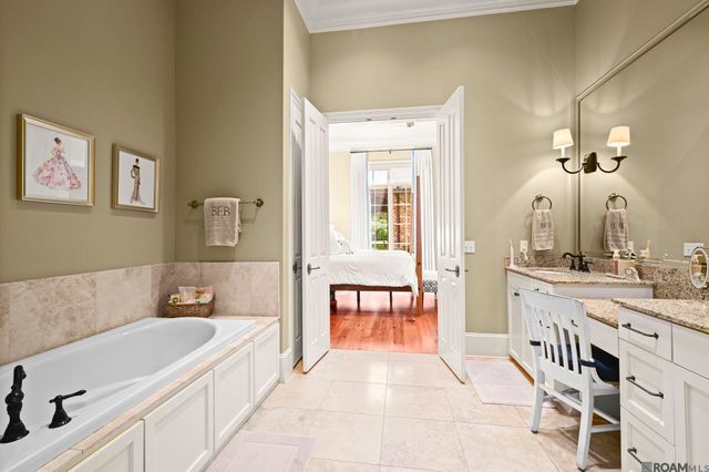 2207 Perkins Ln, Baton Rouge, LA 70808