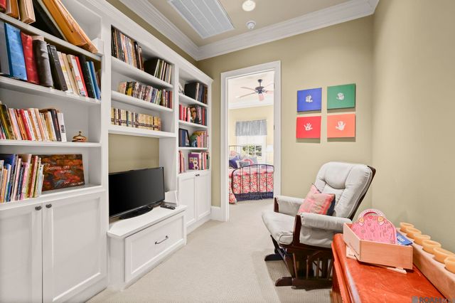 2207 Perkins Ln, Baton Rouge, LA 70808