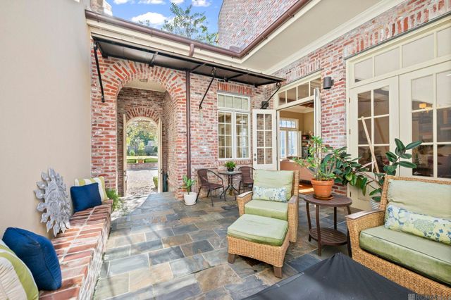 2207 Perkins Ln, Baton Rouge, LA 70808