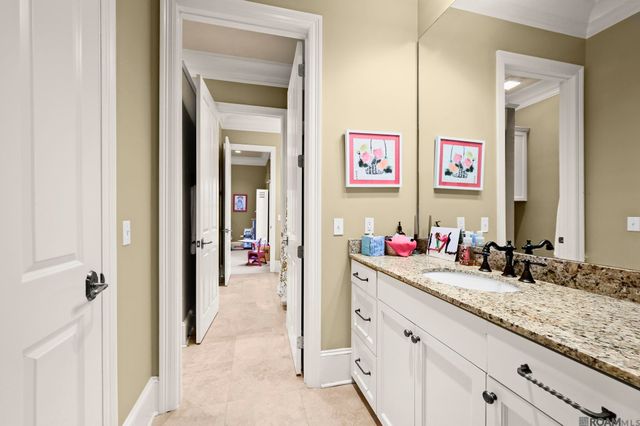 2207 Perkins Ln, Baton Rouge, LA 70808