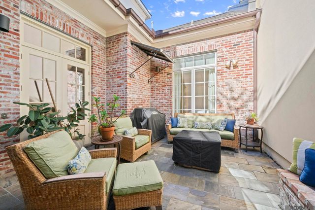 2207 Perkins Ln, Baton Rouge, LA 70808