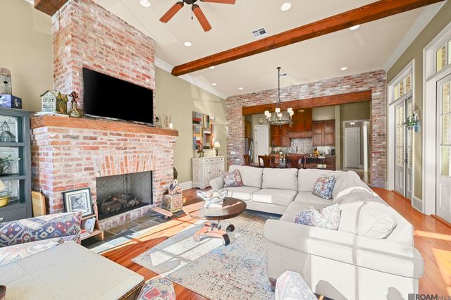 2207 Perkins Ln, Baton Rouge, LA 70808