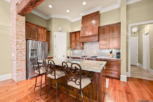 2207 Perkins Ln, Baton Rouge, LA 70808