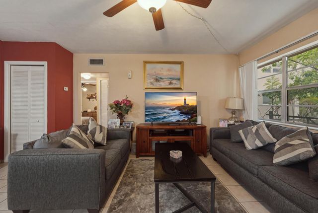 500 SW 15TH Street 107, Pompano Beach, FL 33060