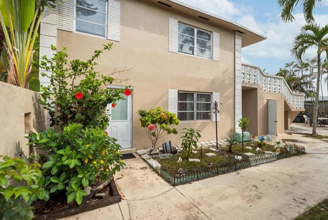 500 SW 15TH Street 107, Pompano Beach, FL 33060