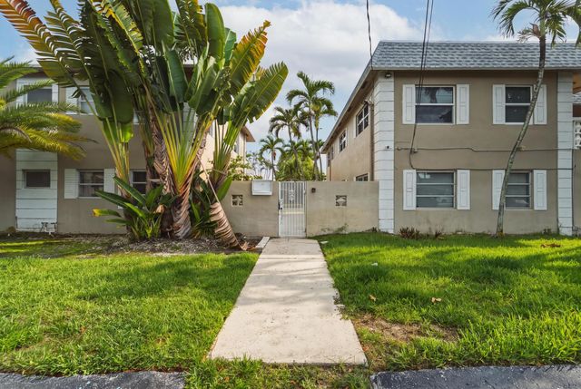 500 SW 15TH Street 107, Pompano Beach, FL 33060