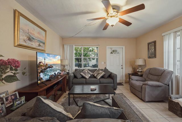 500 SW 15TH Street 107, Pompano Beach, FL 33060