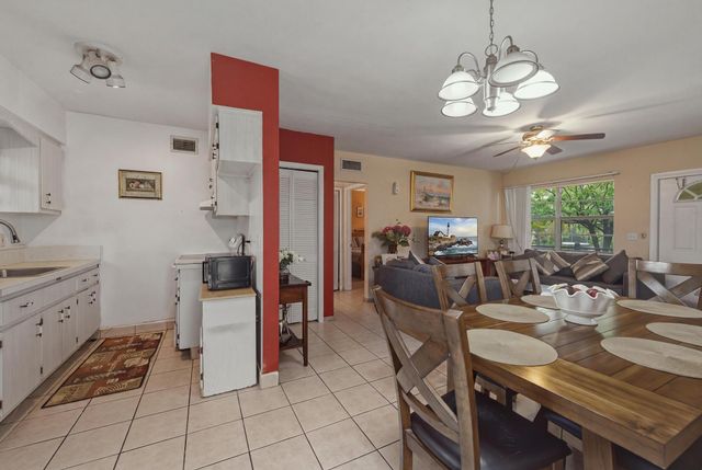 500 SW 15TH Street 107, Pompano Beach, FL 33060