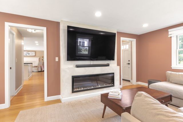 54 Checkerberry Ln, Framingham, MA 01702