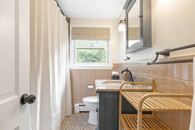54 Checkerberry Ln, Framingham, MA 01702