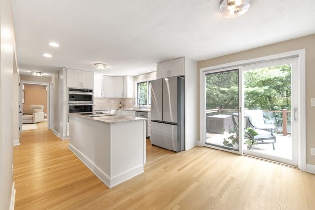 54 Checkerberry Ln, Framingham, MA 01702