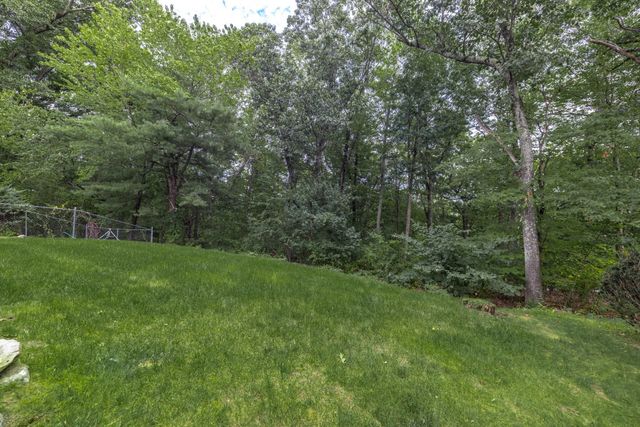 54 Checkerberry Ln, Framingham, MA 01702
