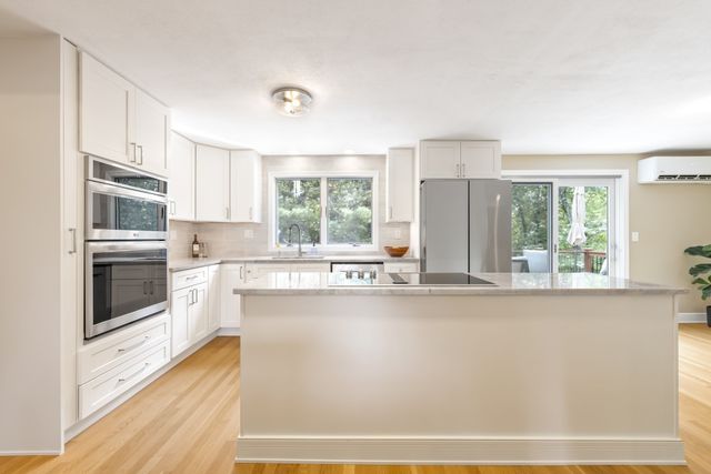 54 Checkerberry Ln, Framingham, MA 01702