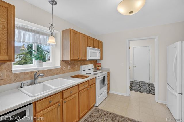 3341 DEWDROP, Genoa Township, MI 48843