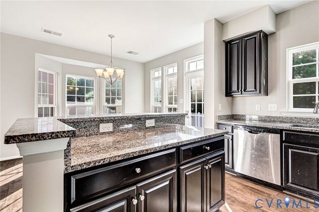 8926 Ringview Dr, Mechanicsville, VA 23116