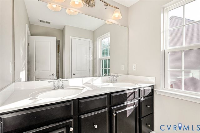 8926 Ringview Dr, Mechanicsville, VA 23116