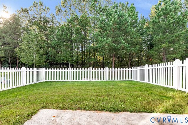 8926 Ringview Dr, Mechanicsville, VA 23116