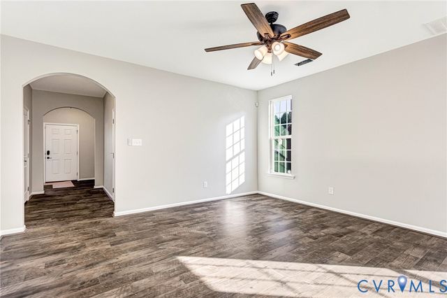 8926 Ringview Dr, Mechanicsville, VA 23116