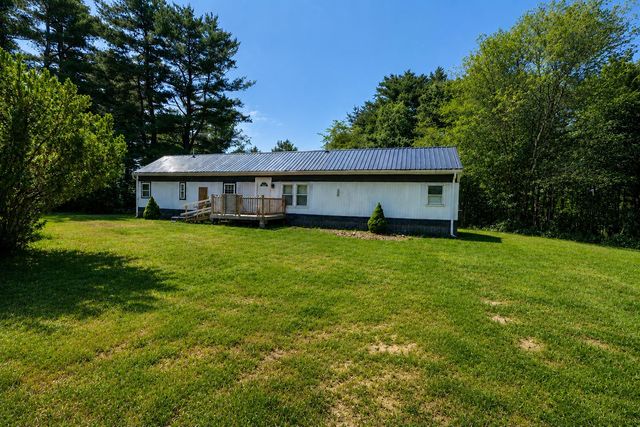 8 Acre Street, Raymond, NH 03077