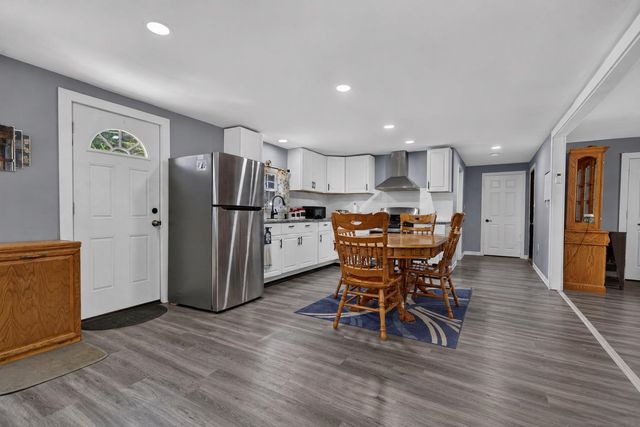 8 Acre Street, Raymond, NH 03077