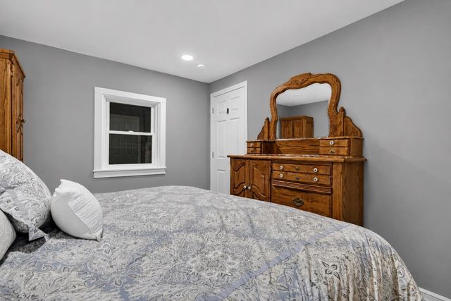 8 Acre Street, Raymond, NH 03077