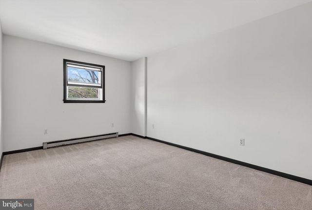 216 MARION AVE, Carlisle, PA 17013
