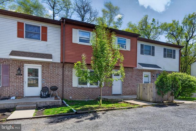 216 MARION AVE, Carlisle, PA 17013