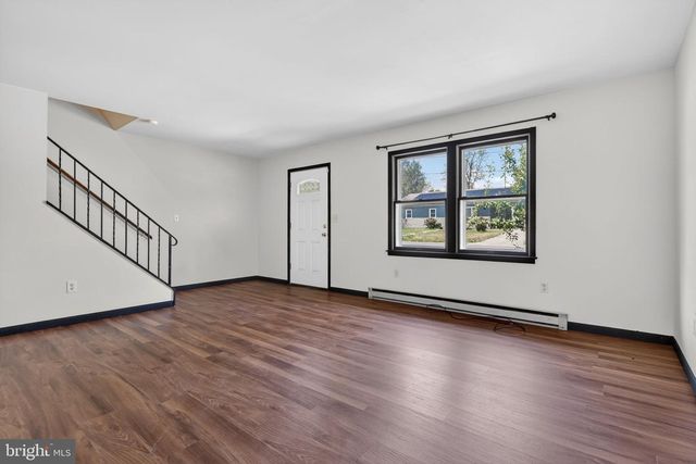 216 MARION AVE, Carlisle, PA 17013