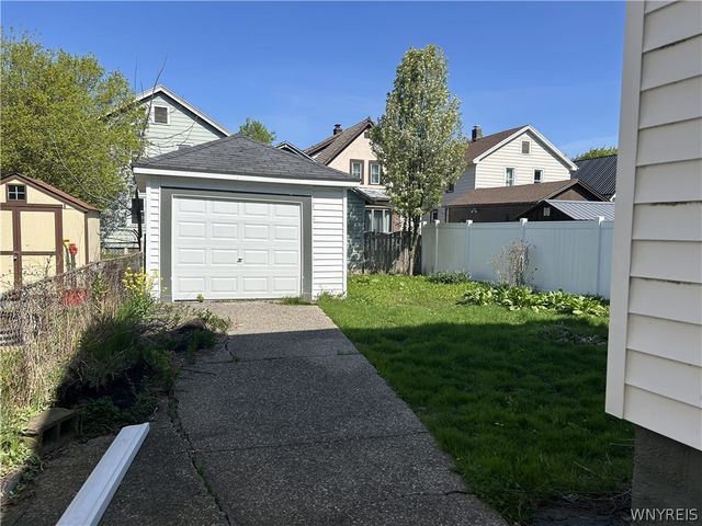 36 Robins Street, Buffalo, NY 14220