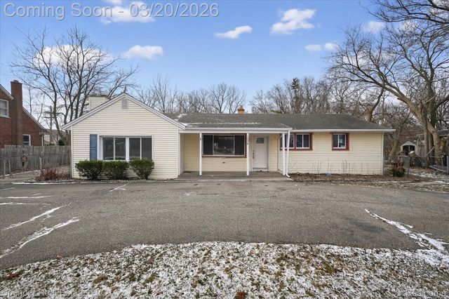 1336 E Long Lake Road, Troy, MI 48085