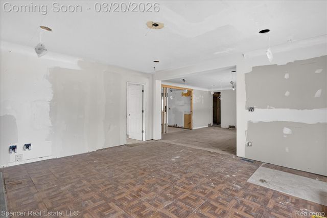 1336 E Long Lake Road, Troy, MI 48085