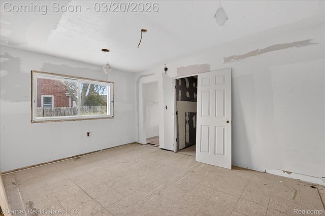 1336 E Long Lake Road, Troy, MI 48085