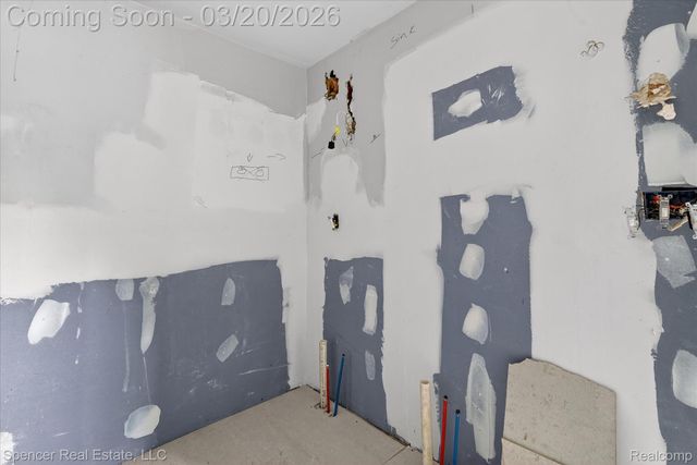 1336 E Long Lake Road, Troy, MI 48085