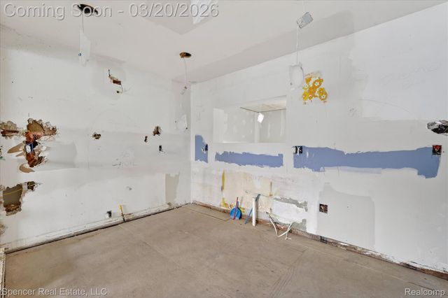 1336 E Long Lake Road, Troy, MI 48085