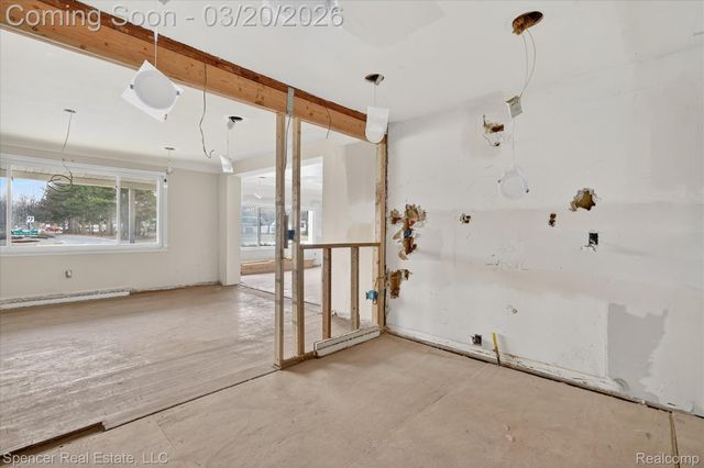 1336 E Long Lake Road, Troy, MI 48085