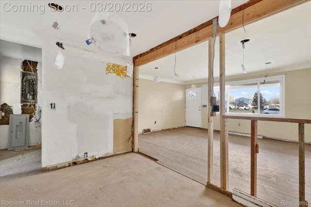 1336 E Long Lake Road, Troy, MI 48085