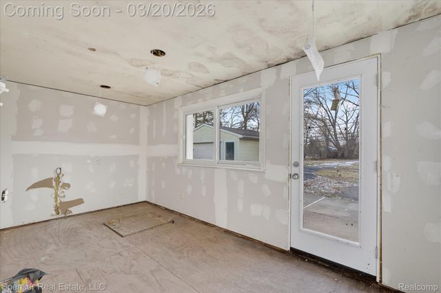 1336 E Long Lake Road, Troy, MI 48085