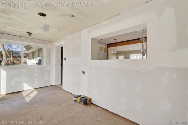 1336 E Long Lake Road, Troy, MI 48085