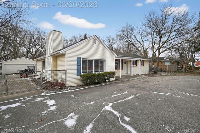 1336 E Long Lake Road, Troy, MI 48085
