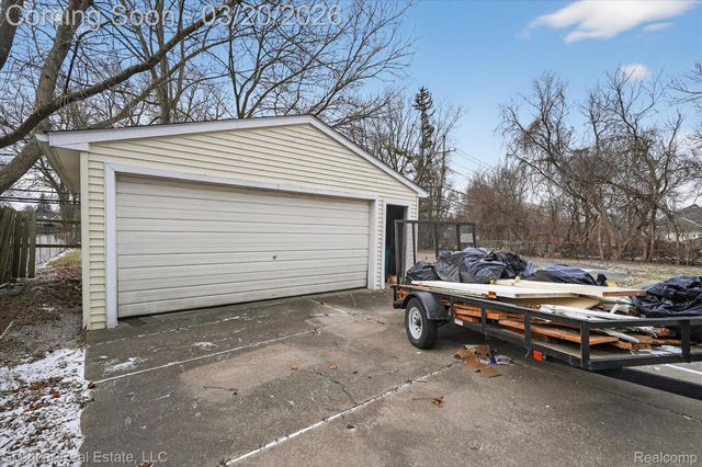 1336 E Long Lake Road, Troy, MI 48085