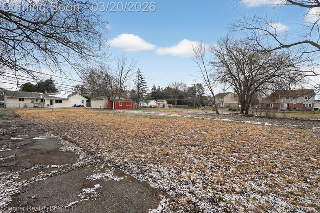 1336 E Long Lake Road, Troy, MI 48085