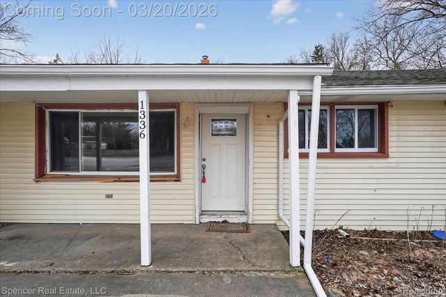1336 E Long Lake Road, Troy, MI 48085