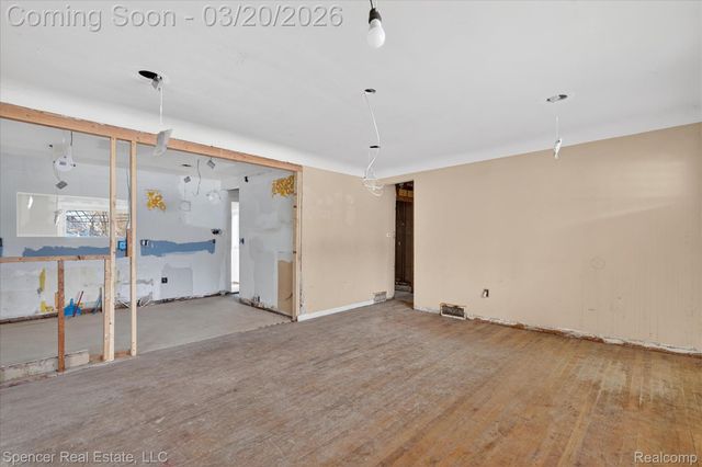 1336 E Long Lake Road, Troy, MI 48085